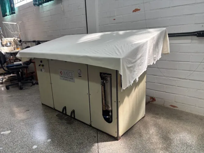 Mesa de passar industrial  com Caldeira Imece