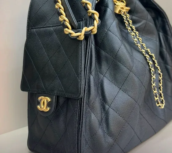 Bolsa Chanel preta lançamento