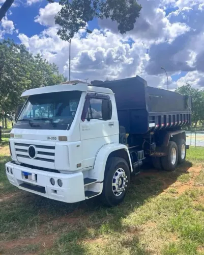 Caminhão caçamba 18-310