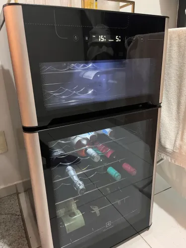 Adega Dual Zone Eletrolux 
