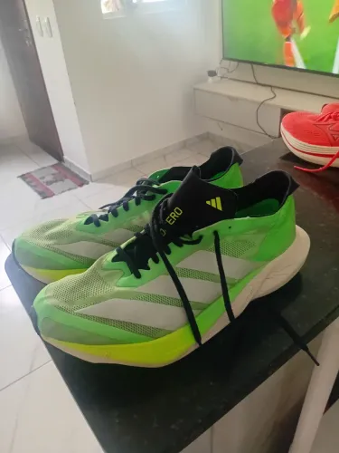 Tênis adidas