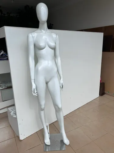 Manequins de fivra de vidro para loja