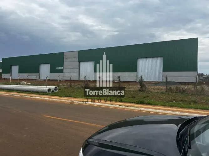 Barracão para locação, 750 m², Distrito Industrial, Cará-Cará.
