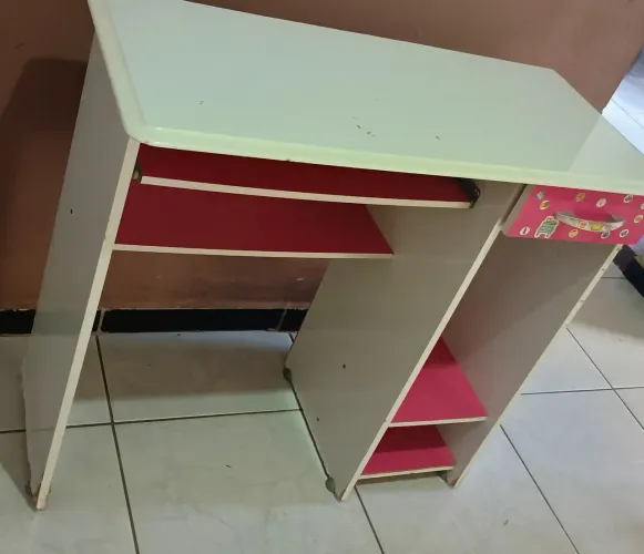 Mesa escrivaninha