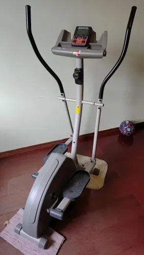 ELIPTICO Athletic excelente  -treino cardiovascular de baixo impacto