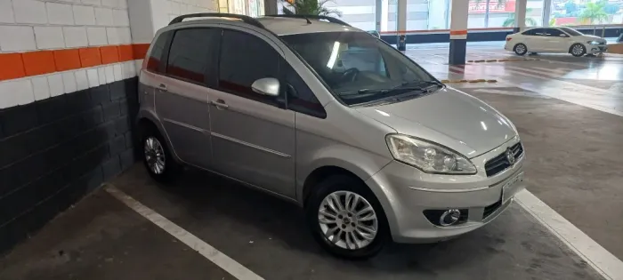 Fiat Idea Attractive 1.4 Fire Flex 8V 5P 2011