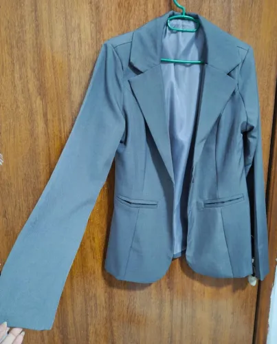 Blazer cinza tamanho p femenino