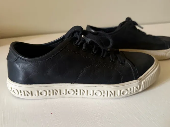Sapato John John
