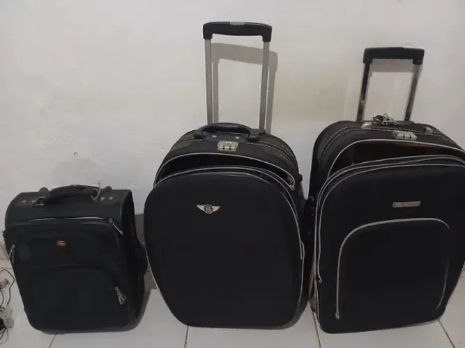 Kit com 3 Malas de Viagem com Rodinhas - Usadas