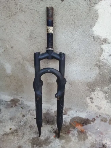 Garfo de bicicleta com suspensão 