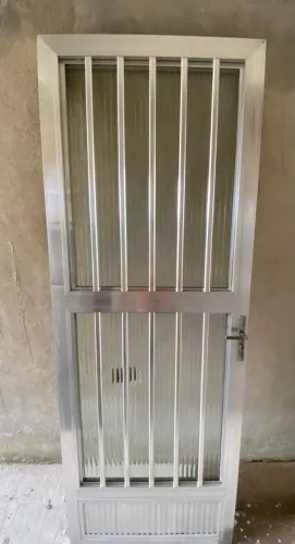 Feito por encomenda, material mais forte 