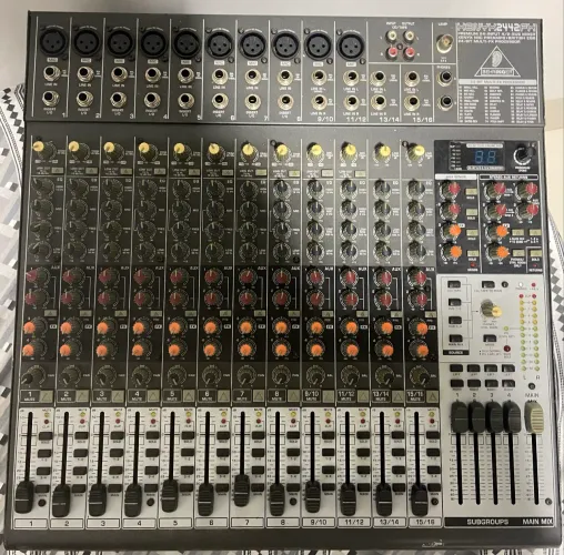 Vendo Mesa de Som Behringer Xenyx 2442FX - 24 canais | Estado de Nova | Profissional