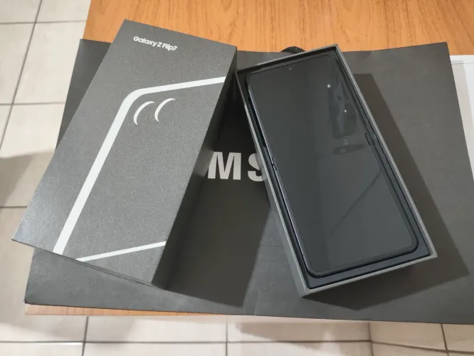 Samsung GALAXY ZFLIP 7 256GB
