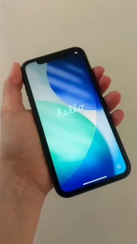 Cel iPhone 11 cor Preto
