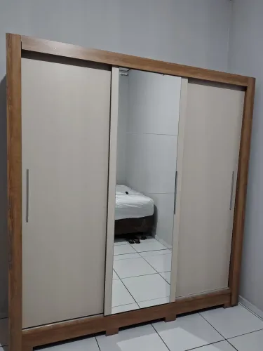 Guarda roupa casal semi novo