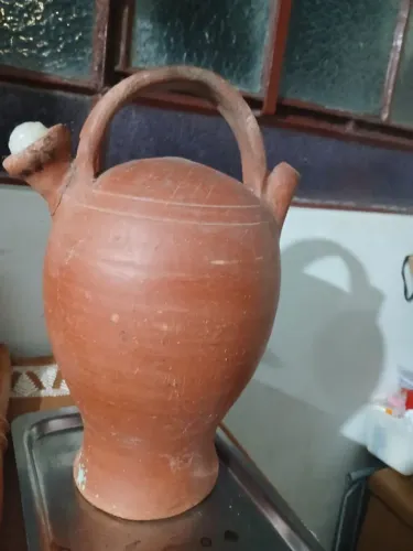 Moringa caipira ou botija de barro