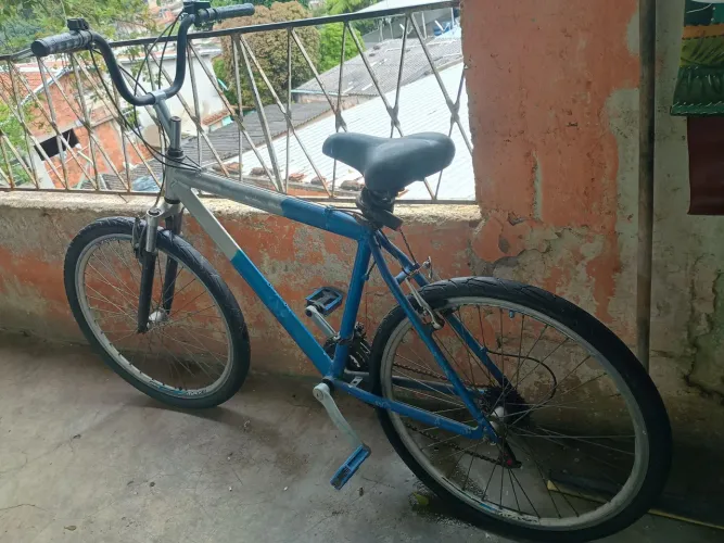 Vendo bicicleta aro 26 valor R$300