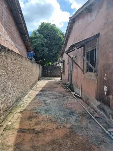 Vendo casa em Santarém bairro área verde entrada 80 mil restantes parcelo