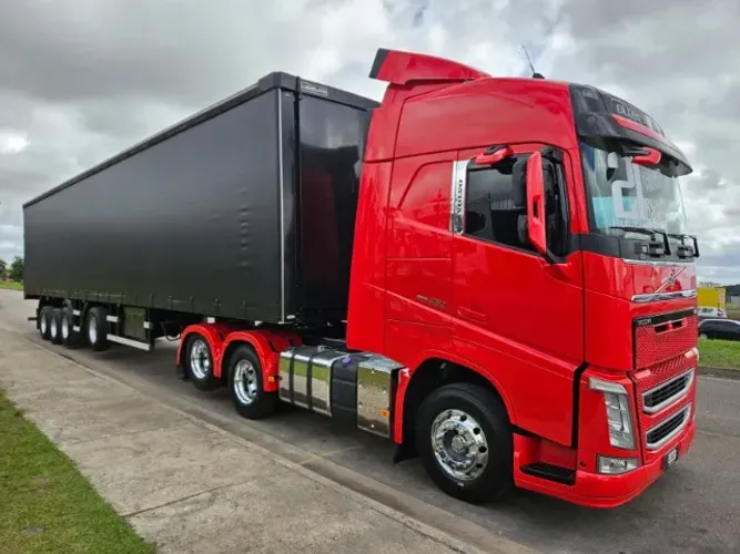 Volvo FH 460 6x2 Globetrotter Ano 21 Euro 5 Aut + 4 Eixo Librelato Ano 2024 30 plt 15.30 
