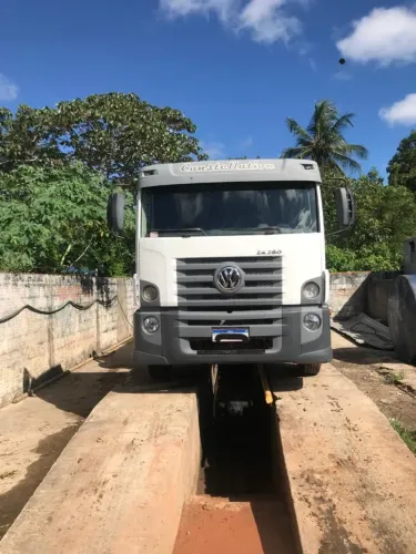 VOLKSWAGEN 24-280 Constelation 6x2 2p