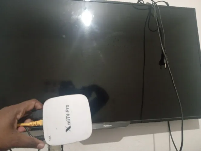 Vendo tv Philips e aparelho obs: não é smart por isso tem o aparelho e NN entrego,700,00 