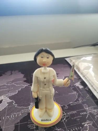 Boneco miniatura profissão médica 2