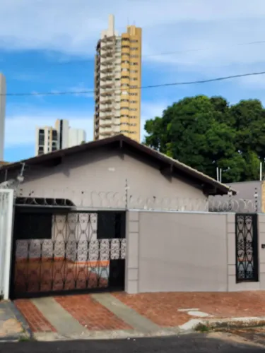 Casa com 5 quartos no Bairro Goiabeiras