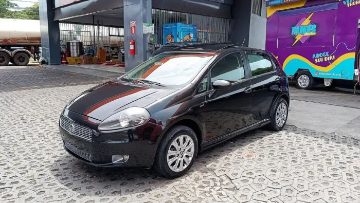 Fiat Punto Sporting 1.8 Flex 8v/16v 5P 2011