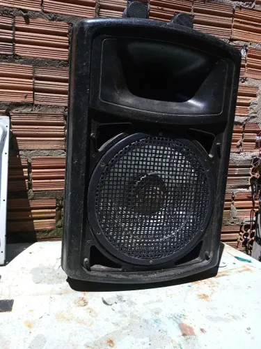 VENDO CAIXA AMPLIFICADA PROFISSIONAL