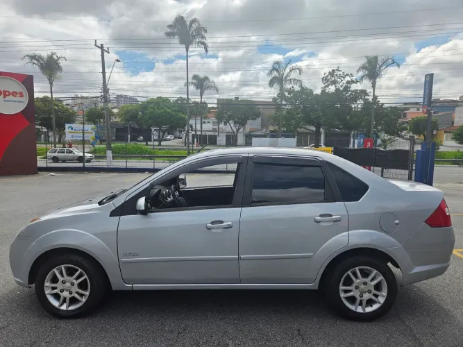 Ford Fiesta Sed. 1.6 8V Flex 4P 2009
