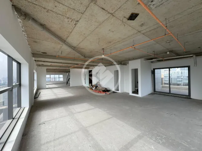 Vendo e Alugo Laje Comercial em Moema, 250 m², Reformada, Próxima Estação Moema codigo: 77