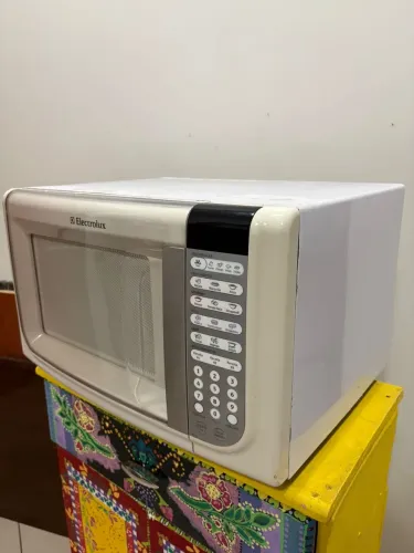 Microondas Eletrolux 31L