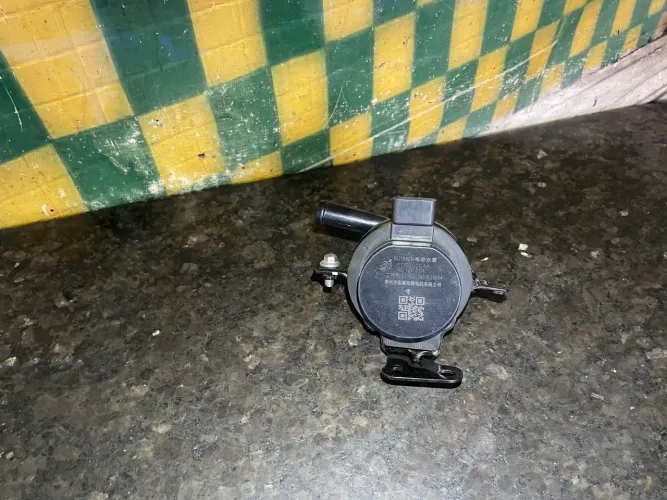 Bomba d?água auxiliar Cherry tiggo 5 7 111100000aa