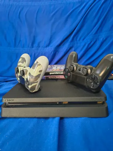 PlayStation 4 slim
