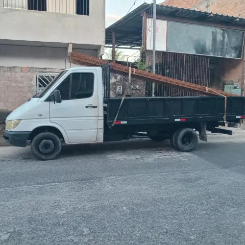 Fretes e Mudanças 100
