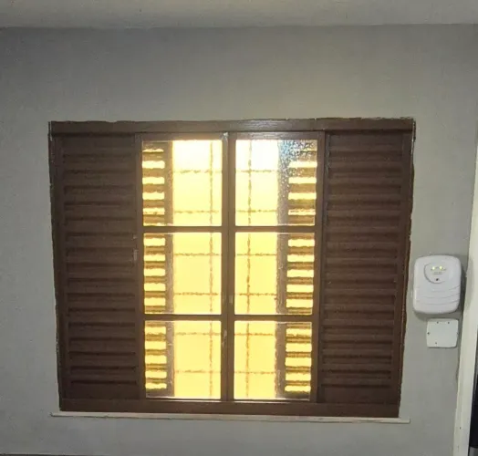 Janela de aço veneziana 150x120cm