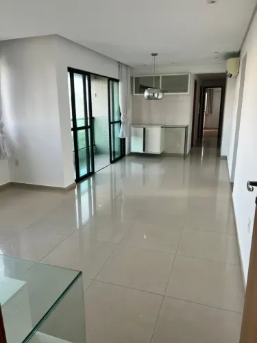 Imóvel com 106m², 3 quartos, 2 vagas, andar alto, em Casa Forte - Recife - PE