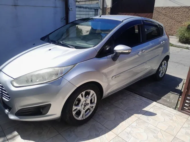 Ford Fiesta 1.6 16V Flex Mec. 5P 2015