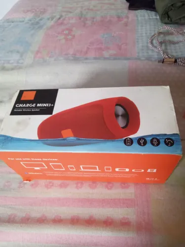 Caixa de som JBL bluetooth usada