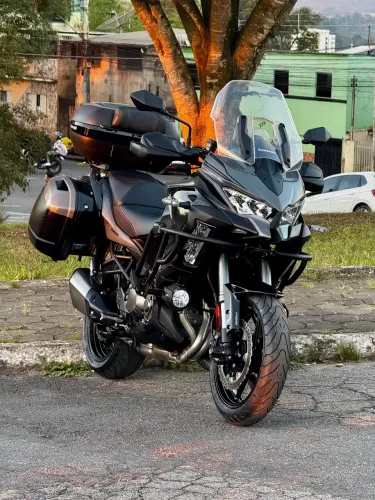 Kawasaki Versys GRAND TOURER 1000 2024.
