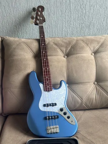 Baixo Jazz Bass