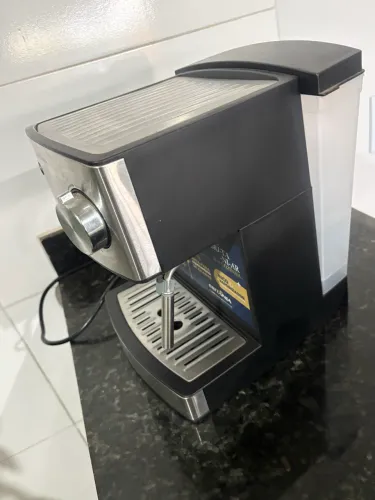Cafeteira Espresso Britânia 15 Bar Semi Nova