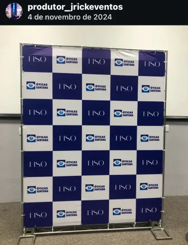 Alugo Backdrop