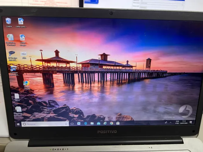 Netbook positivo Motion q 232a marcas de uso carcaça desgastada