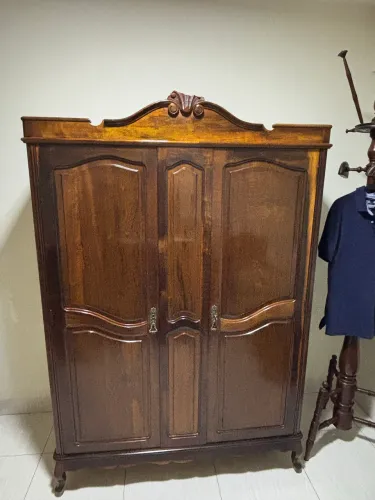 Guarda roupa antigo de imbuia