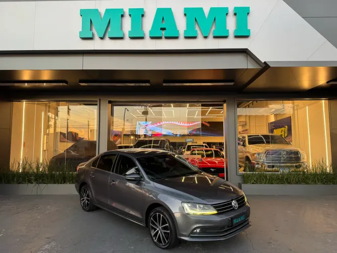 Volkswagen Jetta Highline 2.0 TSI 16V 4P Tiptronic 2017