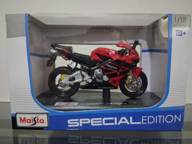Miniatura Moto Maisto Honda CBR 600RR Escala 1/18