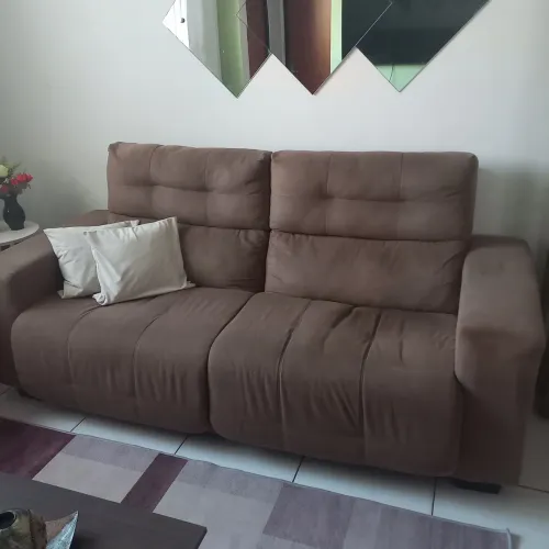 Sofá três lugares