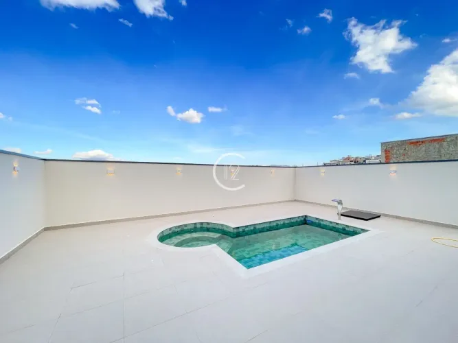 Sobrado com 4 quartos (3 suítes) à venda, 240 m² por R$ 1.400.000 - Residencial Maibu - Ca
