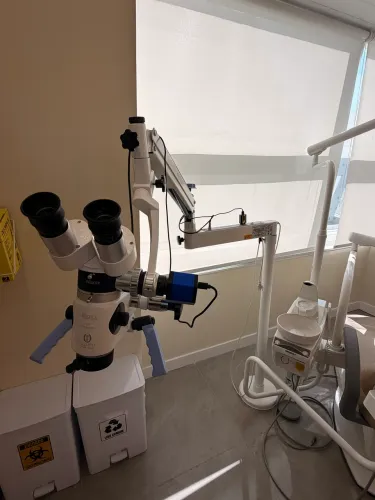 Microscópio Odontológico